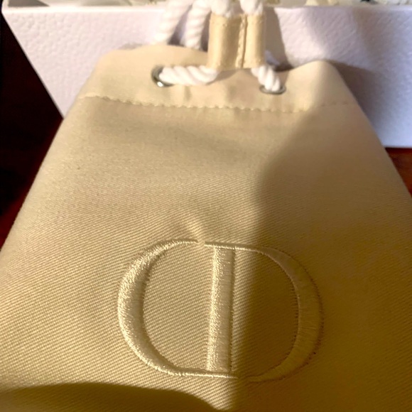 Brand new, gorgeous , authentic Christian Dior medium size pouch, collector’s ❤️ - Picture 1 of 7